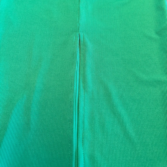 New!!! Two pieces long maxi pencil skirt & bralette top in green - Picture 8 of 11